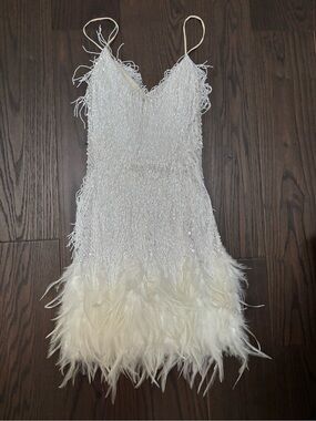NADINE MERABI Lottie
Ivory Beaded Feather Mini Dress